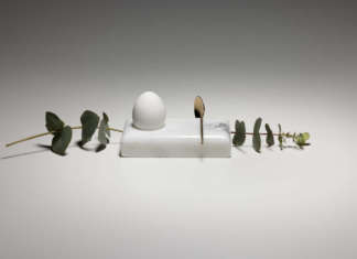 Ovururu, portauovo in marmo firmato Magda Masano ovururu