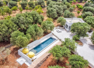 Masseria tra gli ulivi nella campagna pugliese