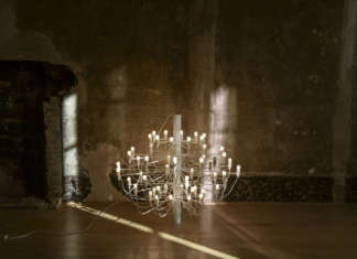 Tradizionale chandelier nella modernità