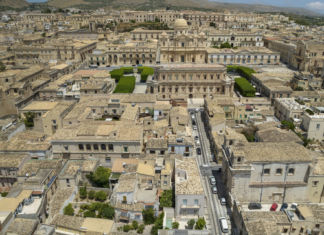 Luce e paesaggio storico nel nuovo progetto dei Morana + Rao Architetti a Noto