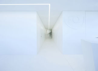 Bianco puro e imperturbabile. La Clinica FQ firmata Studio Svetti Architecture svetti