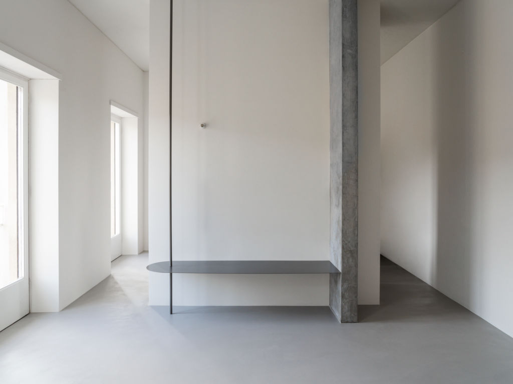 House with steel furniture by SET Architects | Area