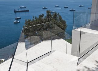 Connubio tra trasparenza del vetro e artigianalità del ferro