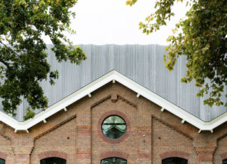 Studioninedots trasforma un’ex officina ad Utrecht