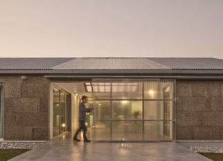 In Cantabria una residenza dalla doppia anima in legno e sughero cantabria