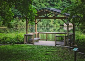 Il gazebo in legno abbraccia la natura e valorizza l’outdoor gazebo - leroy merlin