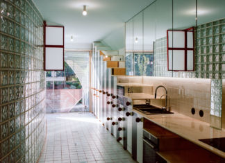 Onde di vetro e nuvole di metallo by FALA Atelier