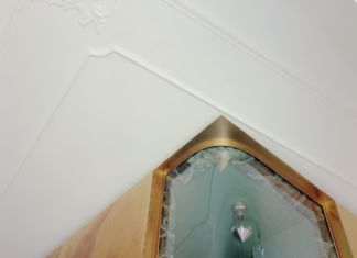 Uno scrigno dorato a firma AMAA