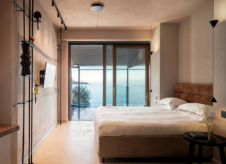 Laqua by the Sea, tributo silenzioso al mare