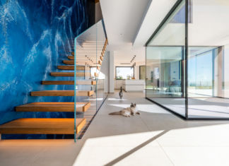 Design minimal per una villa con vista sul Mar Ligure