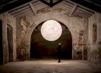 Moon: la luna dentro casa