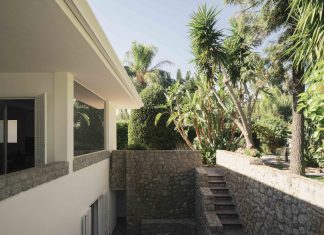 A Mondello, il progetto di una villa anni ’70 immersa nel verde ©Peter Molloy