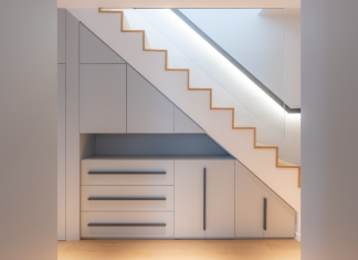 Trasparenza sospesa per una casa contemporanea