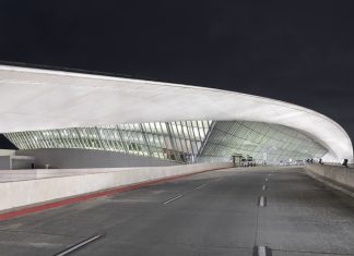 Illuminazione LED sostenibile: il rinnovo dell’aeroporto di Carrasco