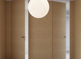 La porta “mimetica” che arreda con discrezione