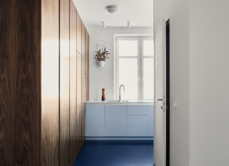 Luce, materia e memoria: un appartamento tra storia e modernità