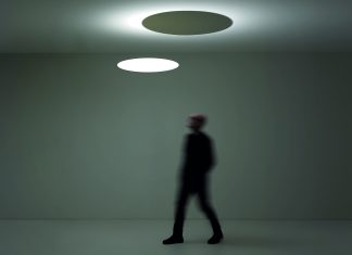 Ridefinire il concetto di luce e spazio come in un set fotografico