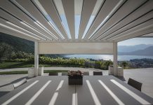 L’outdoor si trasforma in uno spazio scenico e visivo sul lago d’Iseo