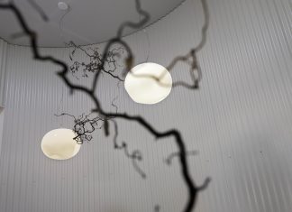 L’illuminazione come gesto, materia e linguaggio