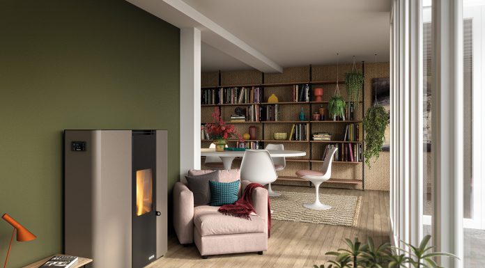 Scarlet: stufa compatta che arreda