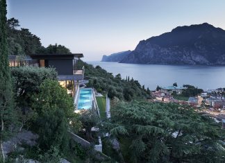 Architettura mimetica sul lago di Garda: il legno incontra la pietra