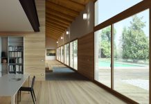 La finestra in legno che unisce luce e design