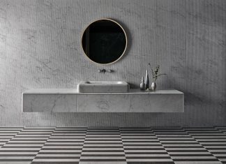 Sensibilità scultorea che evoca le Nereidi della mitologia greca