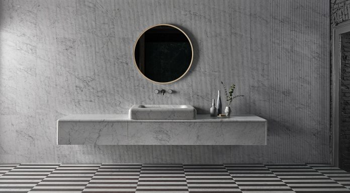 Sensibilità scultorea che evoca le Nereidi della mitologia greca