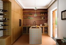 La Casa Arcobaleno immersa tra mare e natura mediterranea