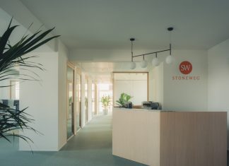 Uffici Stoneweg Italy a Milano: luce, comfort e matericità