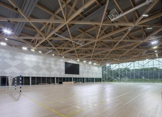Un progetto di illuminazione per la palestra intelligente a Pessac