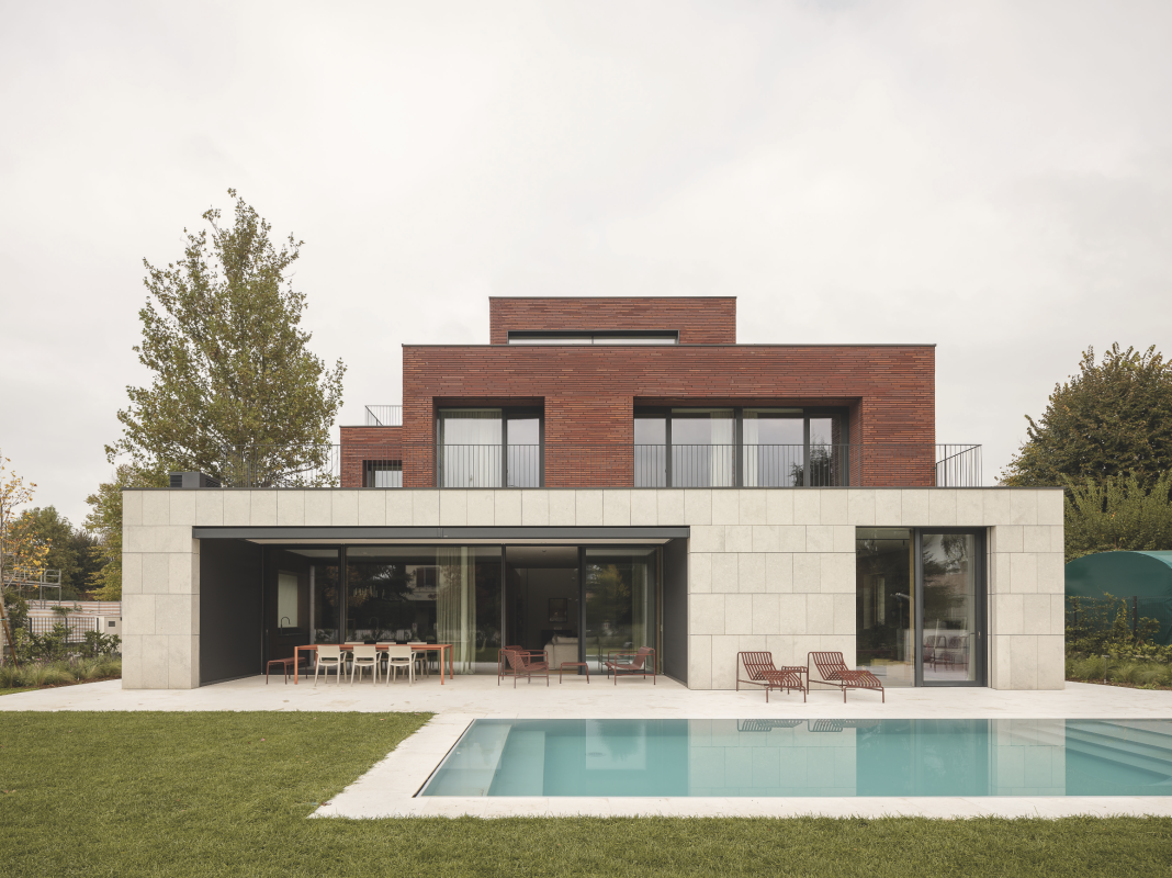 Screenshot 2025-11-26 alle 12.18.48 pietra di vicenza