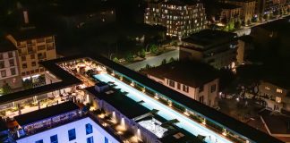 Una piscina sospesa sui tetti di Firenze