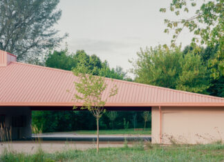 Una copertura per ritrovarsi by Caret Studio