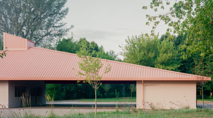 Una copertura per ritrovarsi by Caret Studio