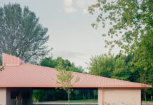 Una copertura per ritrovarsi by Caret Studio