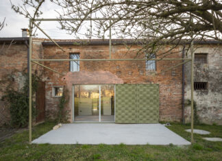 Casa di campagna dall’estetica raw purity