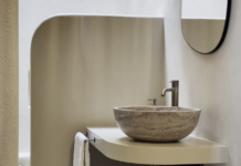 A Varigotti un rifugio dal carattere caldo e organico