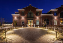 La luce è elemento architettonico e scenografico