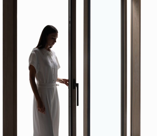Finestra scorrevole Flat: design minimale pensato per chi progetta con la luce