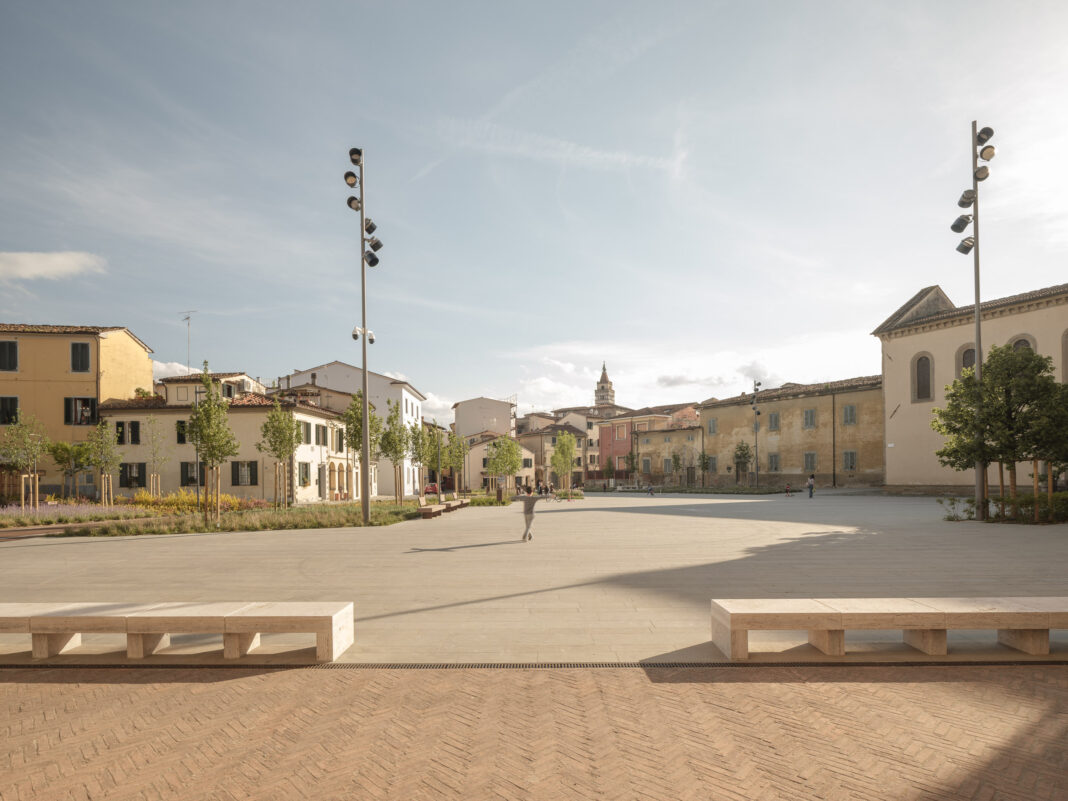 San Lorenzo Square / Microscape / Pistoia, Italy san lorenzo