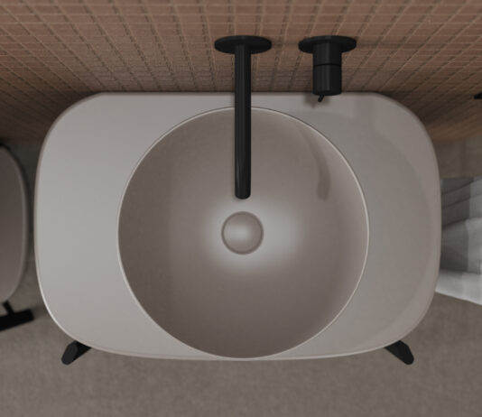 La ceramica diventa volume puro