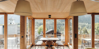 Lo chalet in Sud Tirolo progettato come una houseboat alpina houseboat lpa