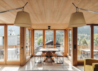 Lo chalet in Sud Tirolo progettato come una houseboat alpina houseboat lpa