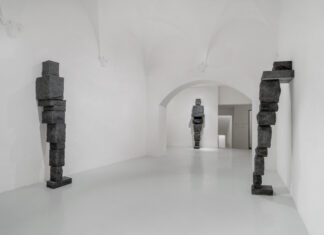 Antony Gormley e l’architettura del corpo: “What Holds Us” a Galleria Continua