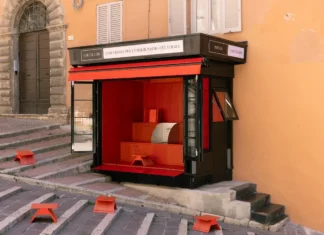 Edicola 518. A dieci anni dalla rinascita, il chiosco simbolo di Perugia diventa uno spazio pubblico per la cultura