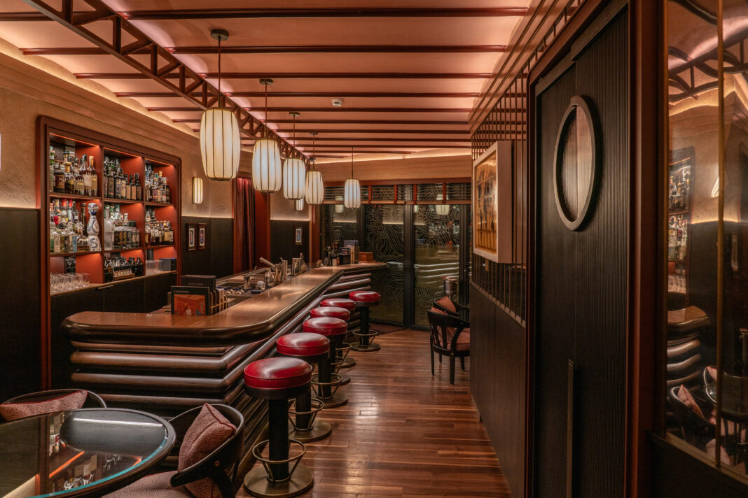 Luce5_Ally's Bar_Montenapoleone Milano2_Ph.Alessandro Bianchi