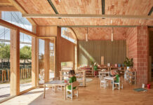 Imparare dalla natura: la scuola progettata da Gradolí & Sanz Arquitectes