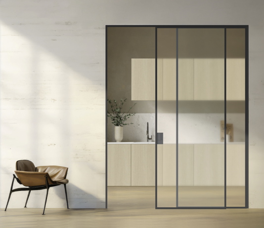 WaveGlass: la maniglia esalta la trasparenza del vetro