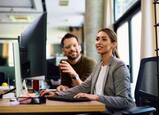 Due progettisti in ufficio semplificano la gestione amministrativa degli studi di progettazione con Fatture in Cloud